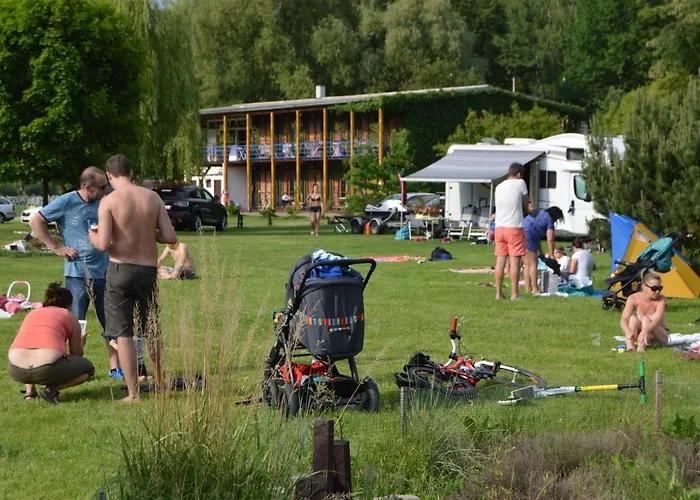 Hotell Lavka Park Skochovice Vrané nad Vltavou